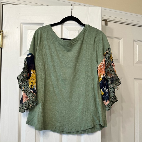 Umgee Oversized Top w/ Sheer Ruffle Floral Sleeves - Picture 3 of 4